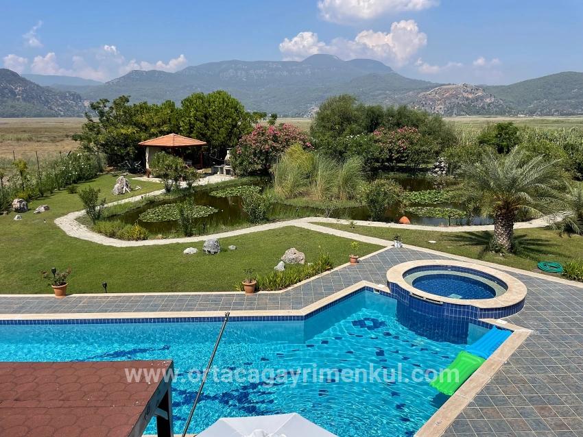 Ortaca Dalyan Mah. Satılık 4+1 Villa - 7.000 m²
